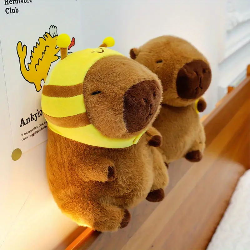 Peluche de Capibara con Capucha de Abeja