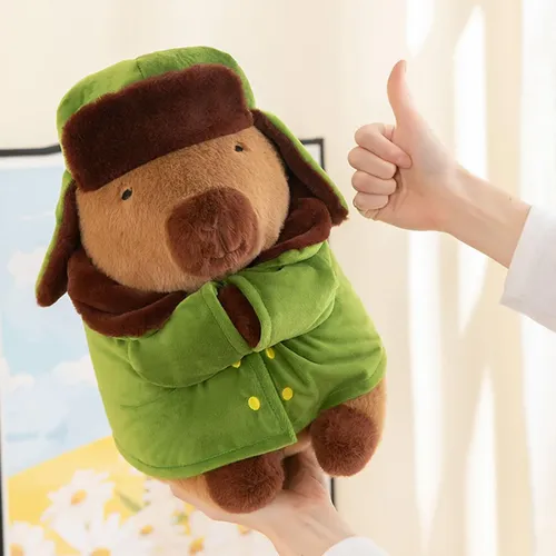 Peluche de Capibara con Abrigo Militar