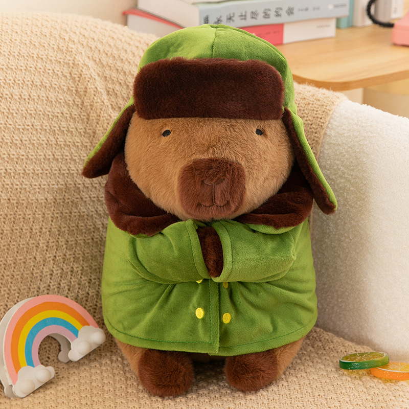 Peluche de Capibara con Abrigo Militar