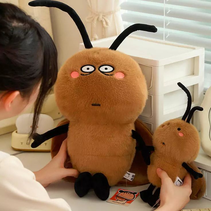 Peluche Divertido de Cucaracha Chocolate